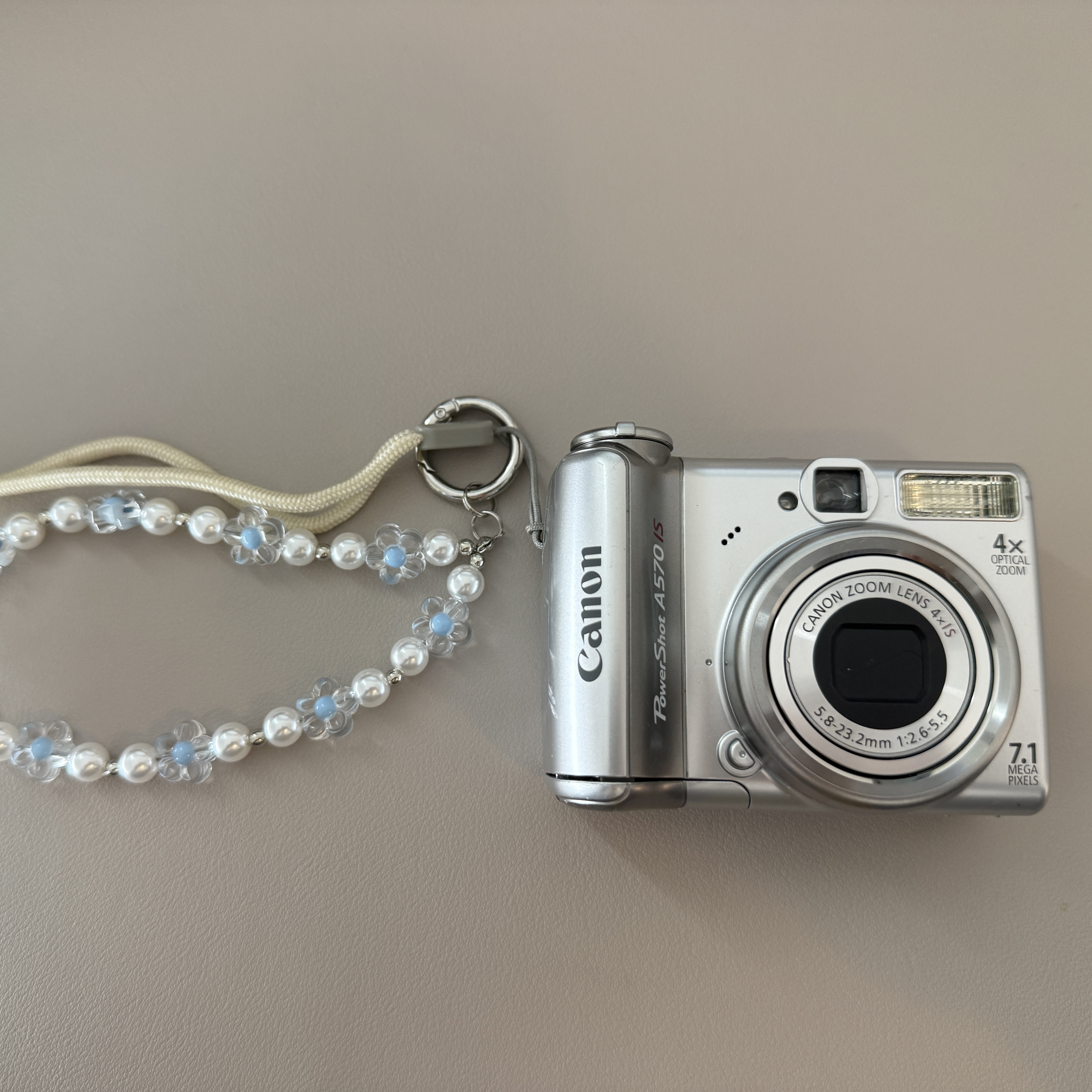 The click sound when pressing a camera shutter button.